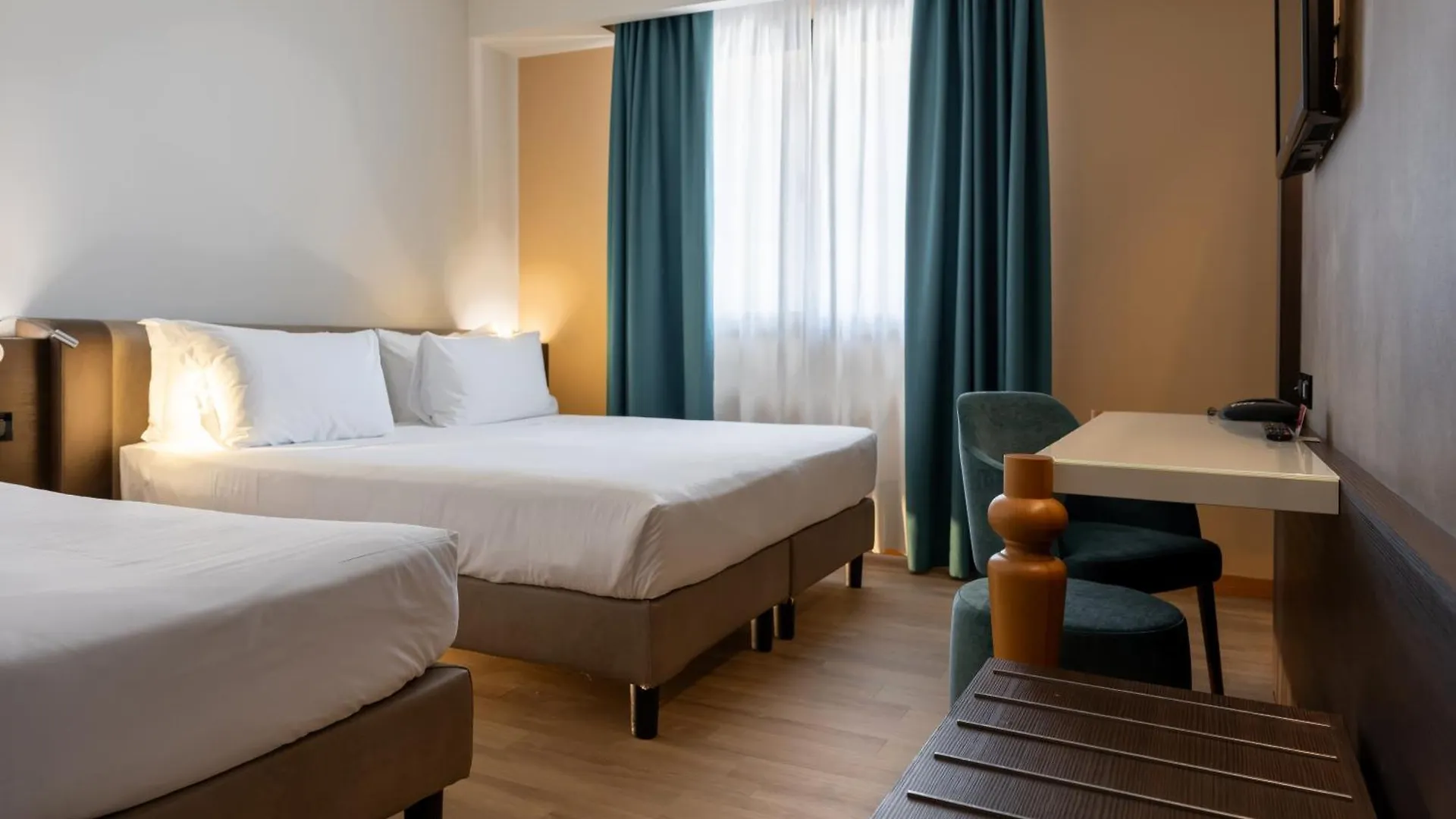 Elite Hotel & Spa Mestre 4*,  İtalya
