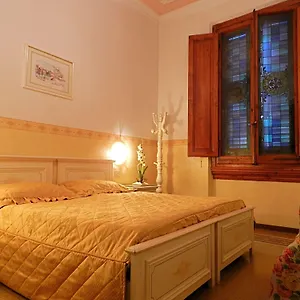Desiree 3*, Floransa İtalya